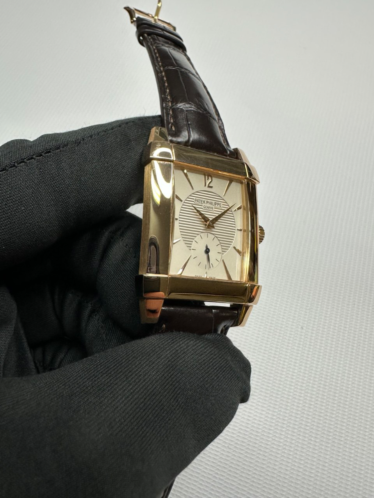 Часы Patek Philippe Gondolo 5111J-001