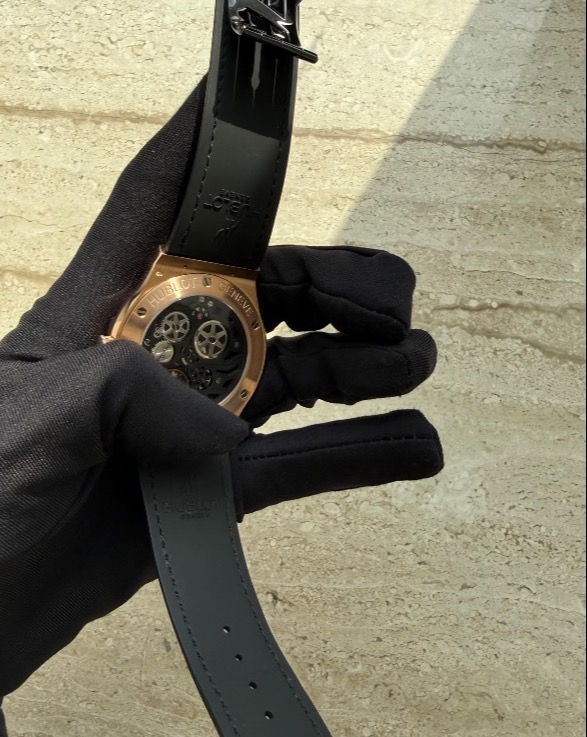 Часы Hublot Classic Fusion Ultra-Thin Skeleton King Gold 45 515.OX.0180.LR