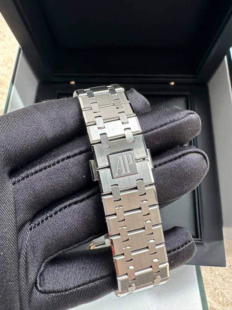 Часы AUDEMARS PIGUET ROYAL OAK SELFWINDING CHRONOGRAPH 26240ST.OO.1320ST.08