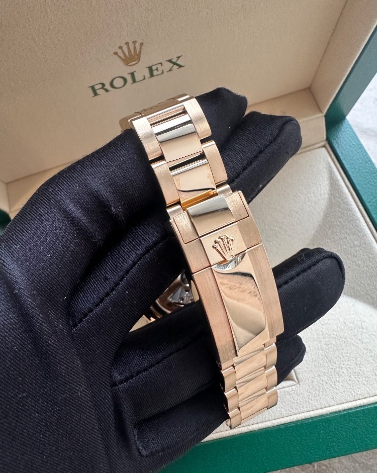 Часы Rolex LE MANS DAYTONA 126528LN-0001
