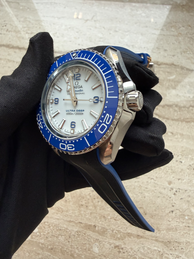 Часы Omega SEAMASTER PLANET OCEAN 6000M 215.32.46.21.04.001