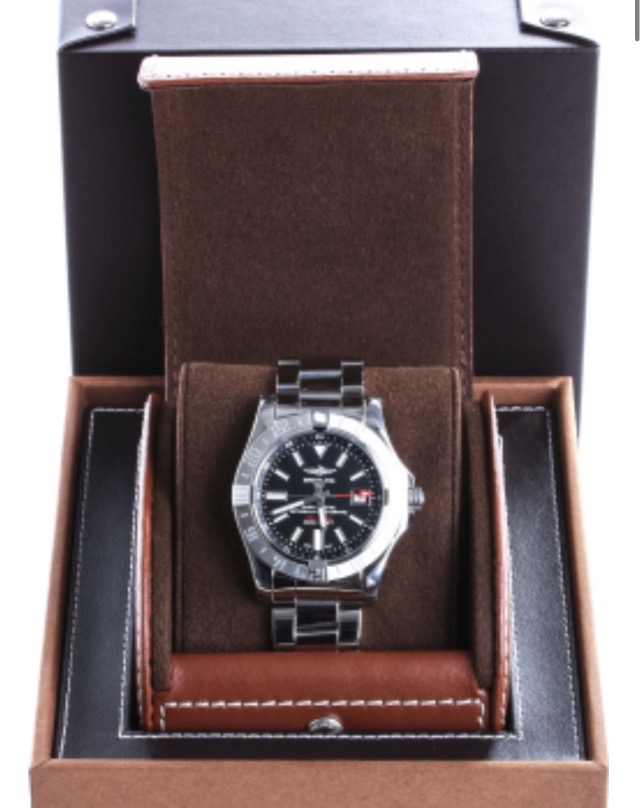 Часы Breitling Avenger II GMT A3239011