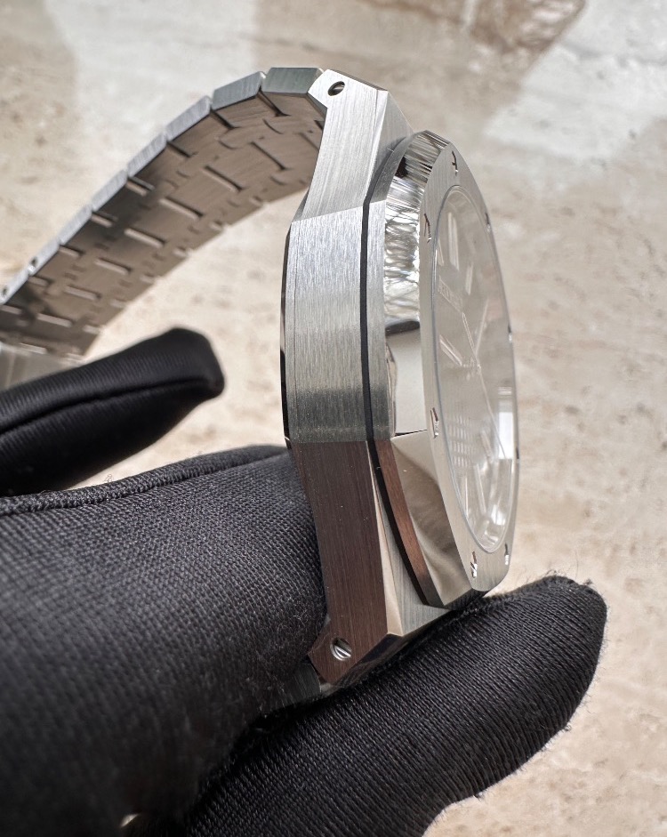 Часы AUDEMARS PIGUET ROYAL OAK SELFWINDING 15510ST.OO.1320ST.06