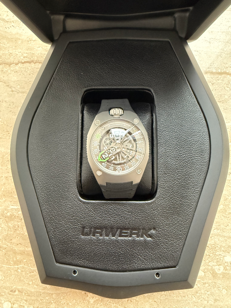 Часы Urwerk UR-150 Scorpion Titan
