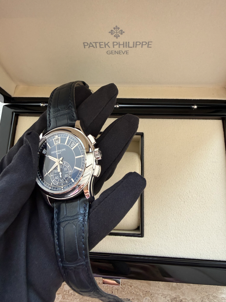 Часы Patek Philippe COMPLICATED WATCHES 5905P-001