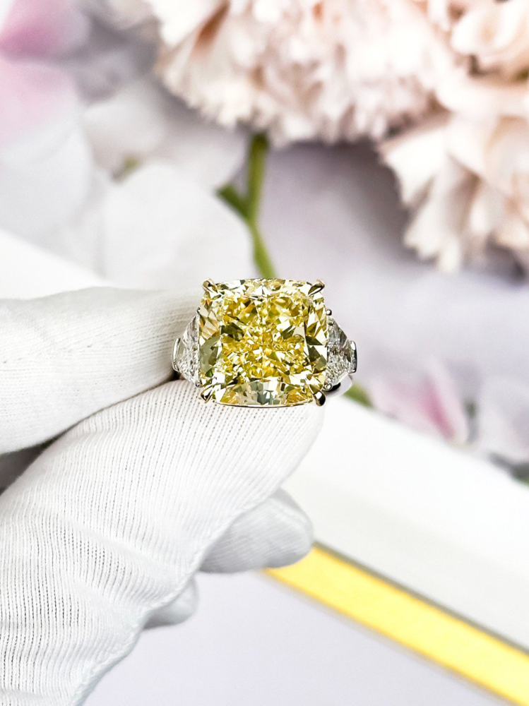 Кольцо No name Cushion Diamond 15.12ct FIY/VVS2 GIA