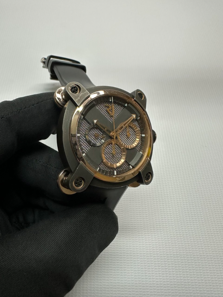 Часы Romain Jerome Moon-Dna Moon Invader Chronograph RJ.M.CH.IN.004.02