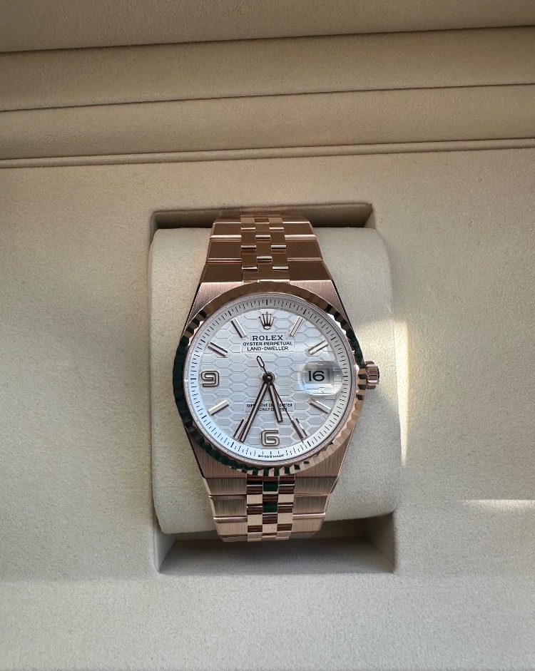 Часы Rolex LAND-DWELLER Rose gold 127235-0001