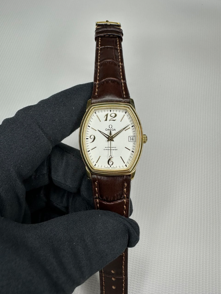 Часы Omega De Ville Prestige Tonneau Chronometer 4603.21.02