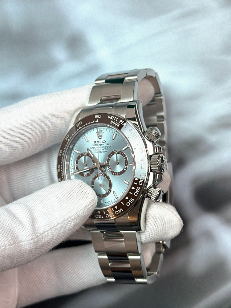 Часы Rolex Cosmograph Daytona platinum 126506