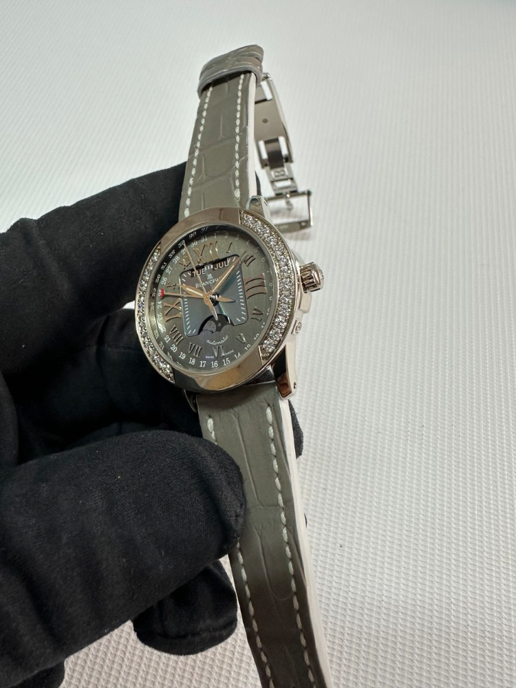 Часы Blancpain Women s Collection Moon Phase Complete Calendar 3253-6044A-52B