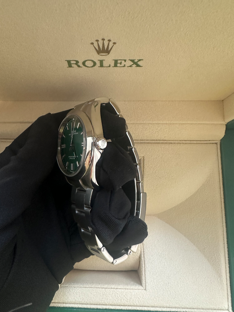 Часы Rolex Oyster Perpetual 36mm 126000-0005