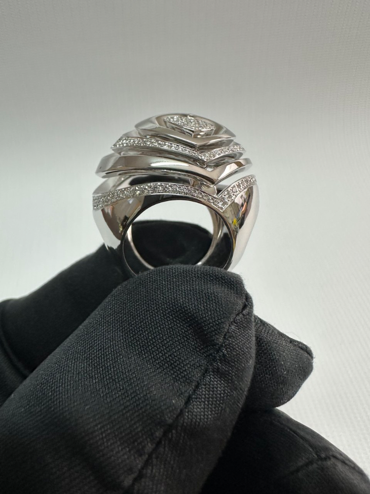 Кольцо Chopard Classic Diamonds 826978-1110