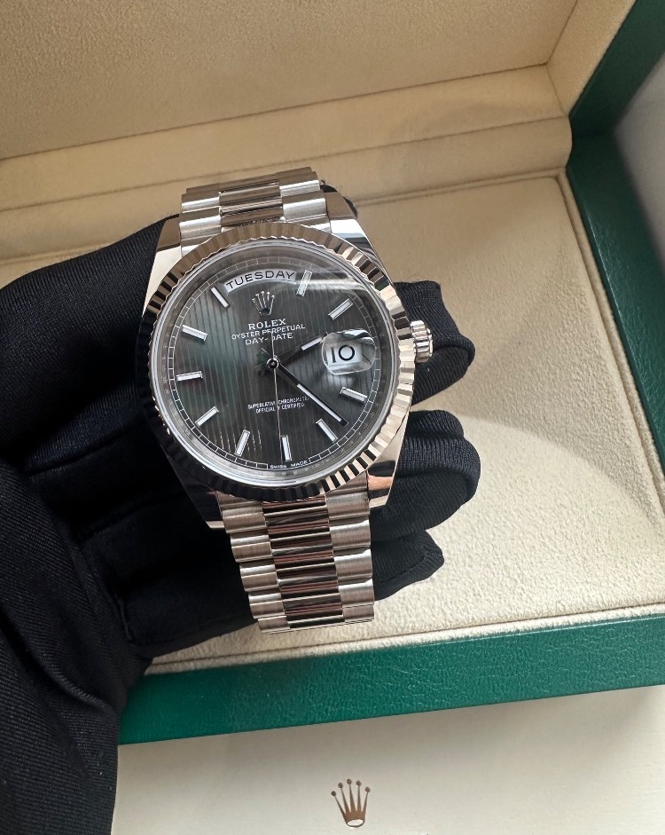 Часы Rolex Day-Date 40mm 228239-0002 WHITE GOLD