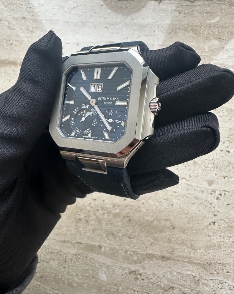 Часы Patek Philippe CUBITUS GRANDE DATE 5822P-001