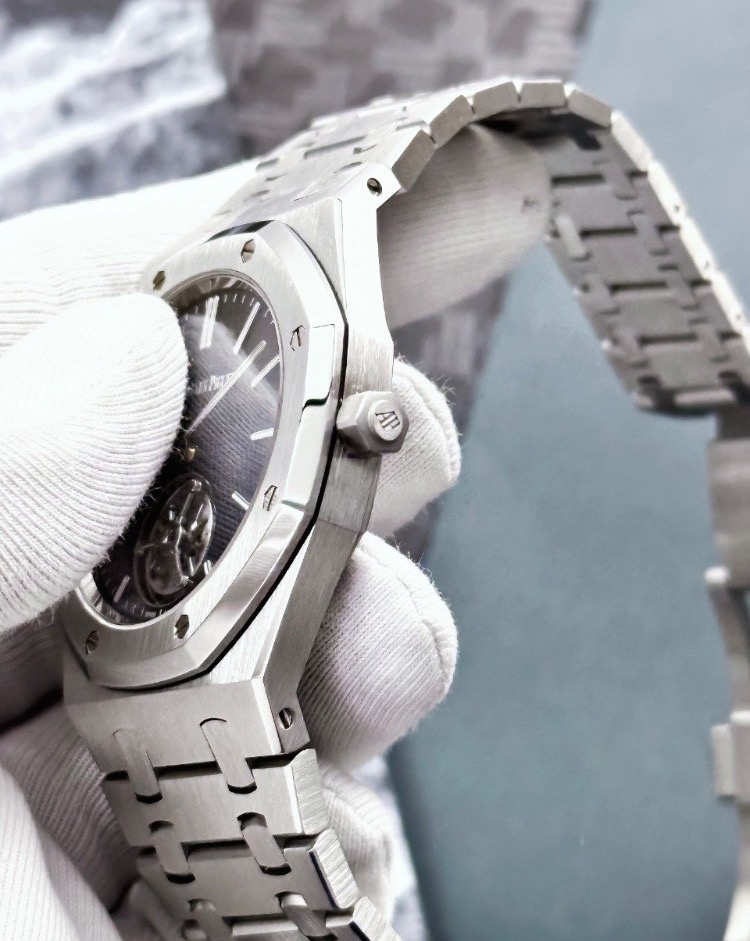 Часы AUDEMARS PIGUET ROYAL OAK Self Winding Flying Tourbillon Extra-Thin (RD 3) 39mm 26670ST.OO.1240ST.02