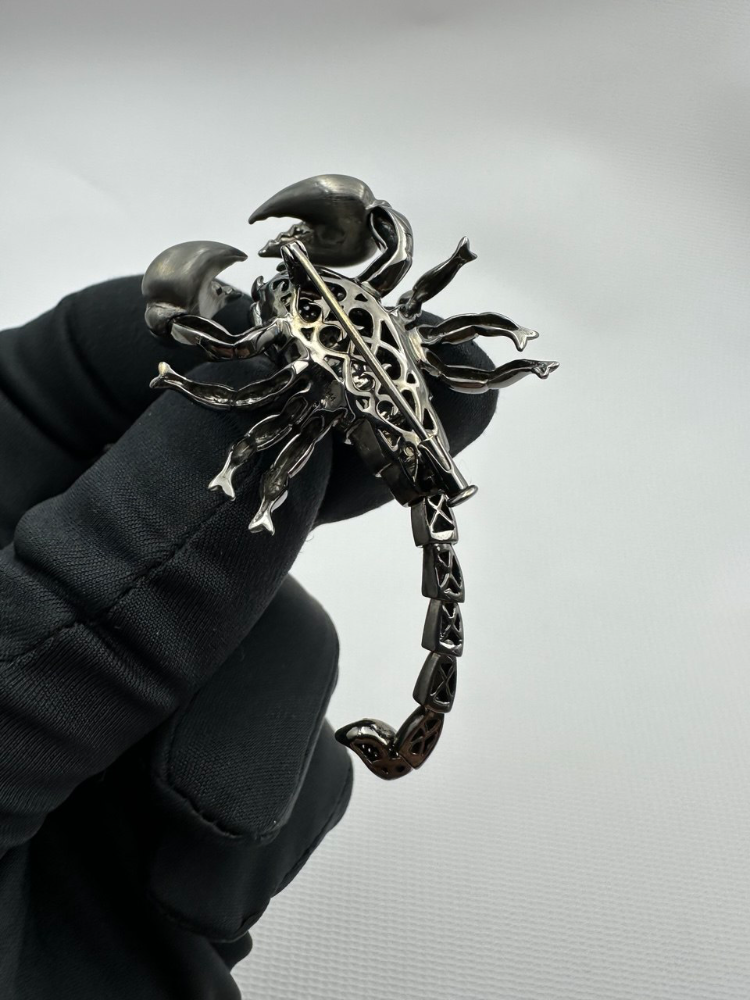 Брошь Shreiner SCHREINER HAUTE JOAILLERIA скорпион