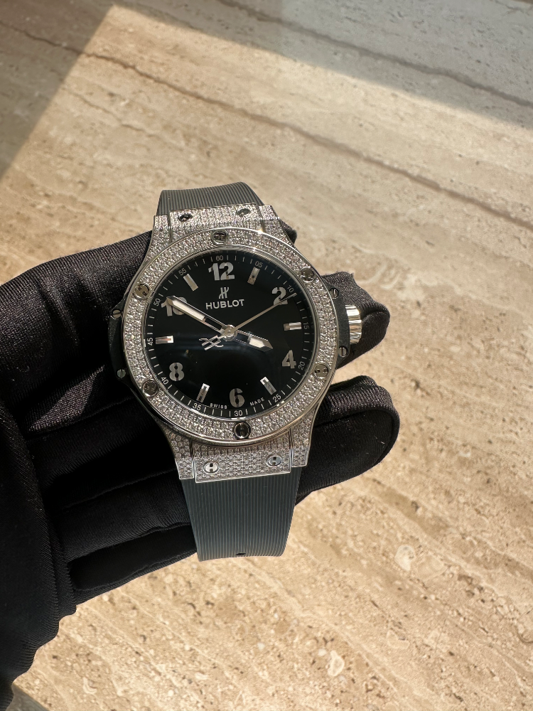 Часы Hublot Big Bang Steel Pave 38mm 361.SX.1270.RX.1704