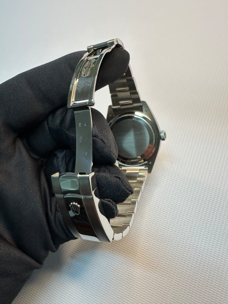 Часы Rolex Sky-Dweller 42mm White Gold 326939.
