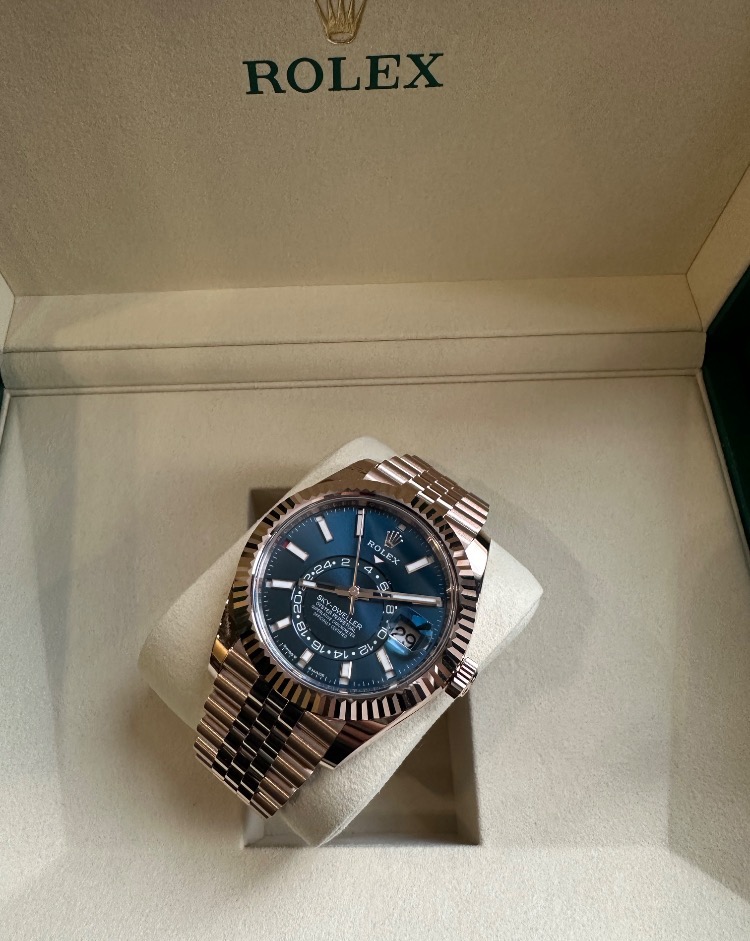 Часы Rolex Sky-Dweller Oyster 42 mm Everose-Gold 336935