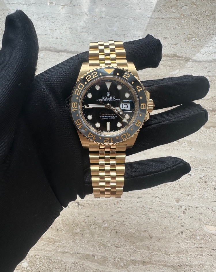 Часы Rolex GMT-Master II yellow gold 126718GRNR.
