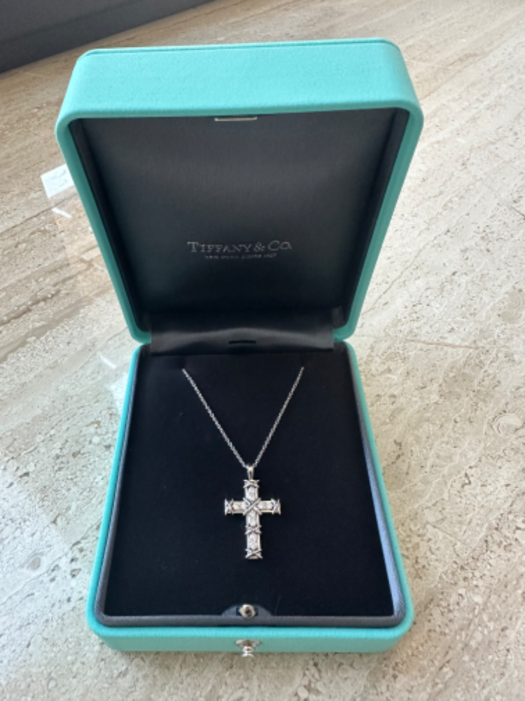 Крест Tiffany&Co. Schlumberger® Ten Stone Cross Pendant