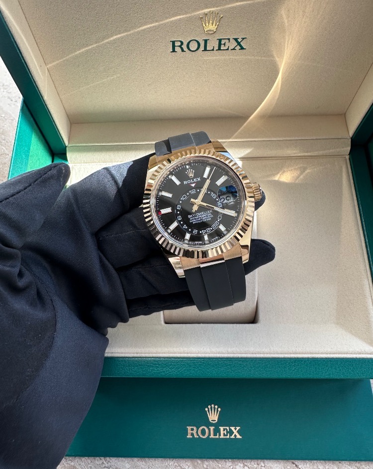 Часы Rolex SKY-DWELLER 42MM YELLOW GOLD 326238-0013