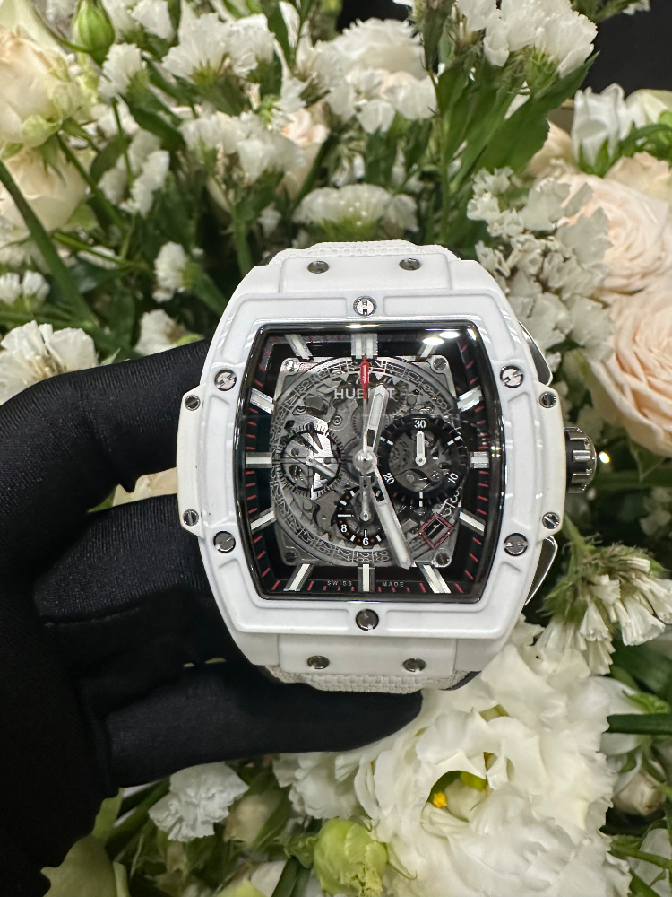Часы Hublot Spirit of Big Bang White Ceramic 601.HX.0173.LR