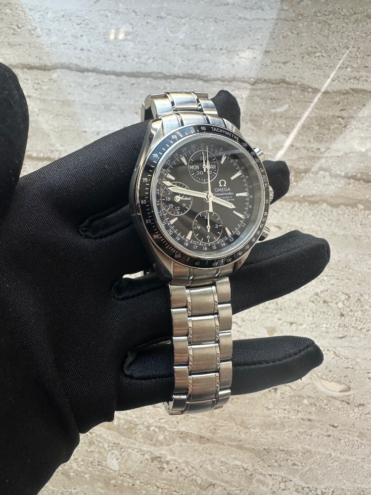 Часы Omega SPEEDMASTER DATE / DAY‑DATE 40 ММ 3220.50.00