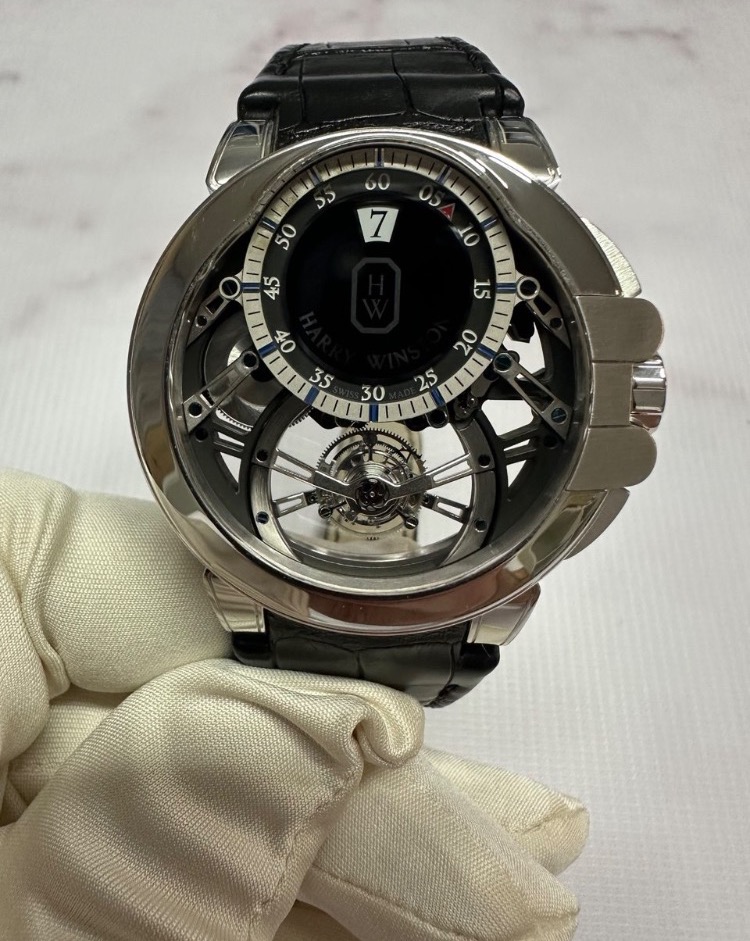 Часы Harry Winston Ocean Tourbillon Jumping Hour OCEMTJ45WW001