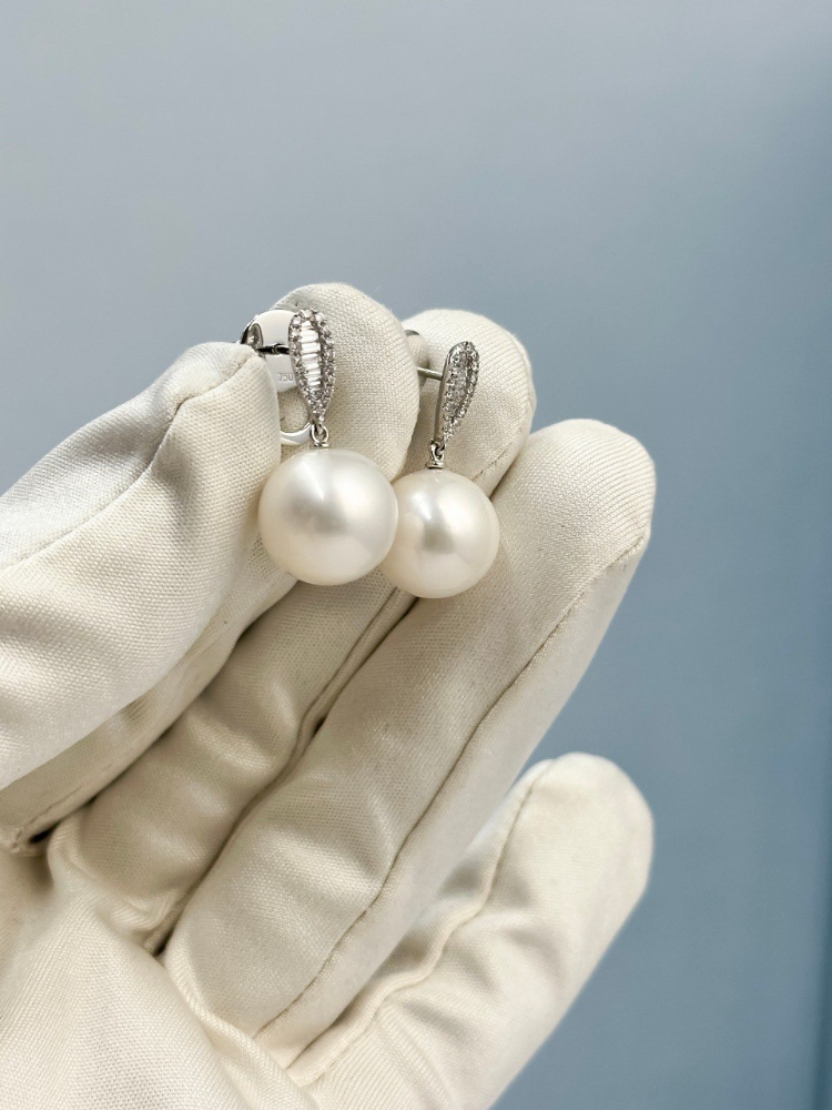 Серьги No name с жемчугом и бриллиантами.