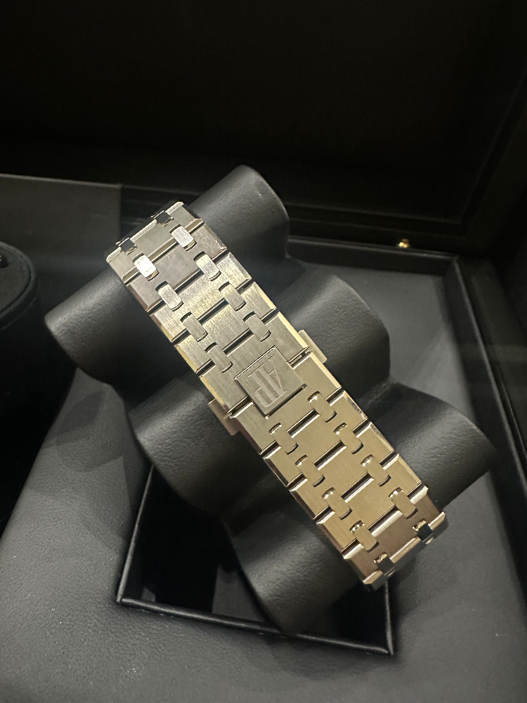 Часы AUDEMARS PIGUET ROYAL OAK 26730TI.OO.1320TI.02