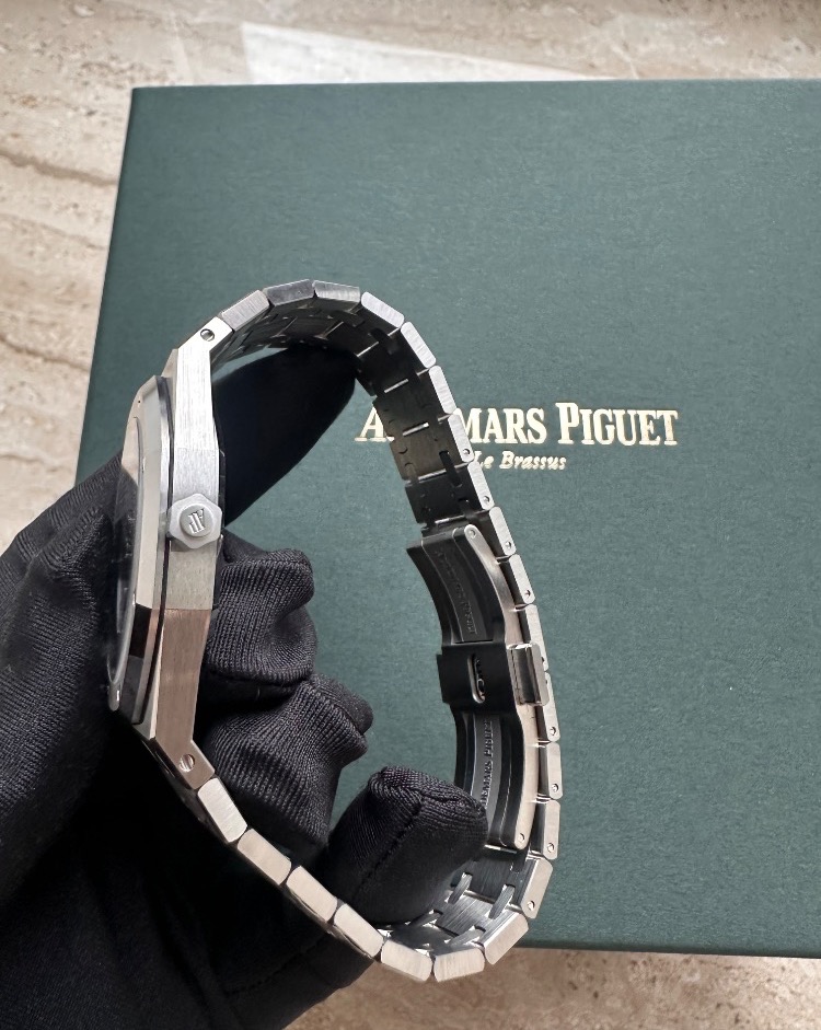 Часы AUDEMARS PIGUET ROYAL OAK JUMBO EXTRA-THIN 16202ST.OO.1240ST.02