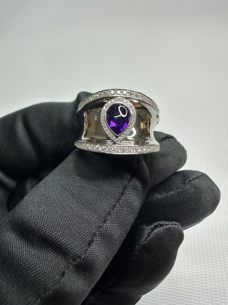 Кольцо Chopard IMPERIALE 827868-1110
