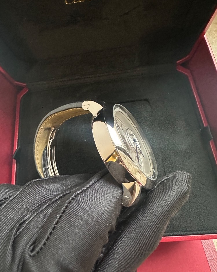 Часы Cartier Rotonde de Astrotourbillon W1556204