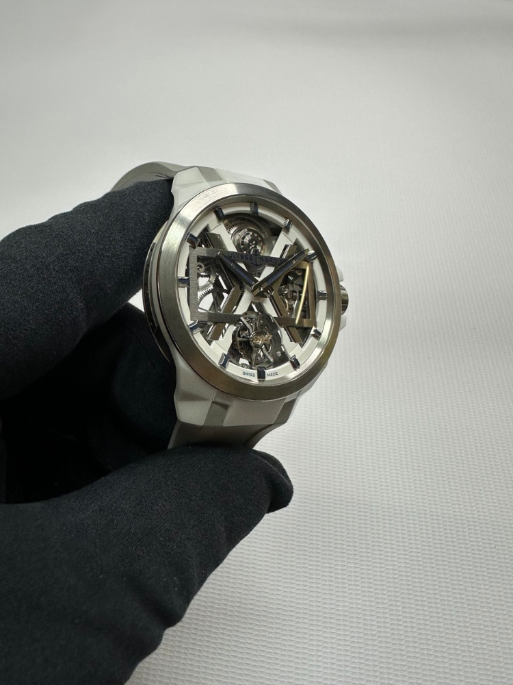 Часы Ulysse Nardin BLAST TOURBILLON AUTOMATIC 45 MM 1723-400/00