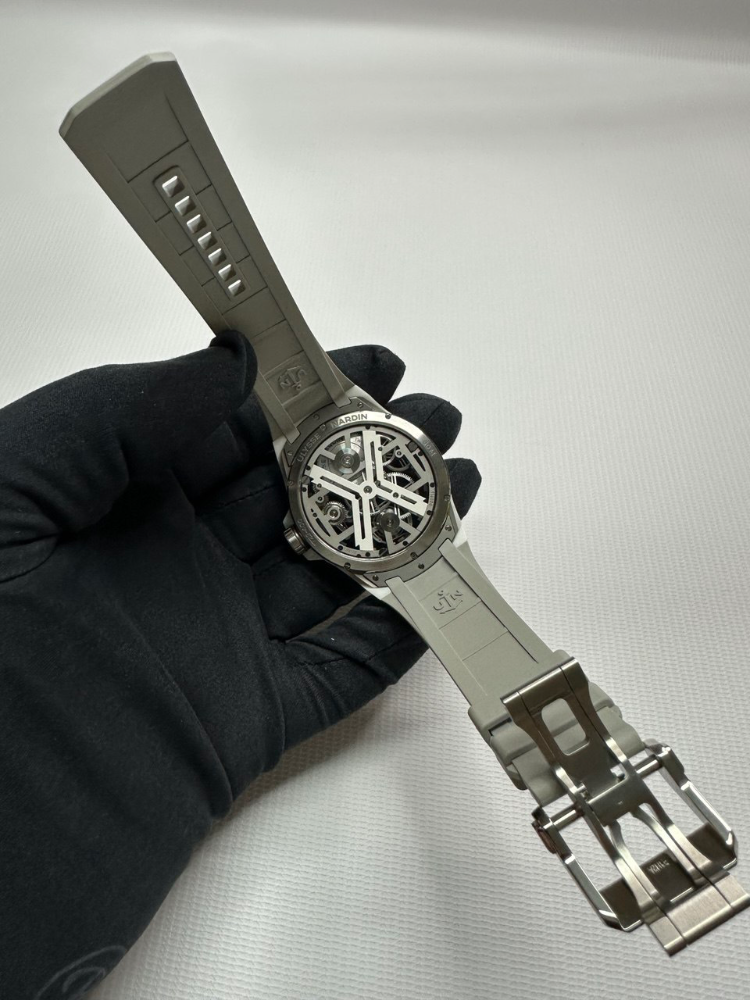 Часы Ulysse Nardin BLAST TOURBILLON AUTOMATIC 45 MM 1723-400/00
