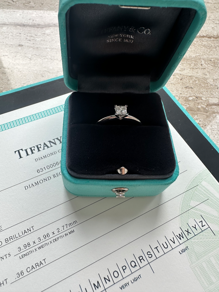 Кольцо Tiffany&Co. Tiffany True® Engagement Ring with a Tiffany True Diamond 0 36ct F/SI1 in Platinum