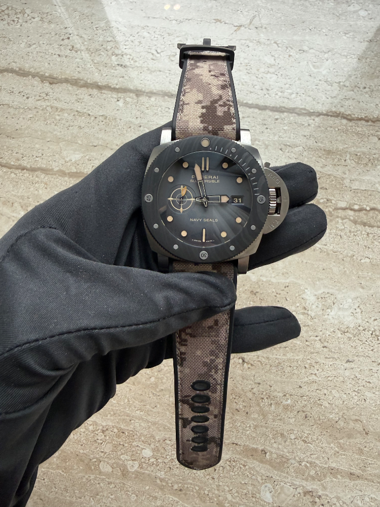 Часы Panerai Submersible Navy SEALs Titanio PAM01669