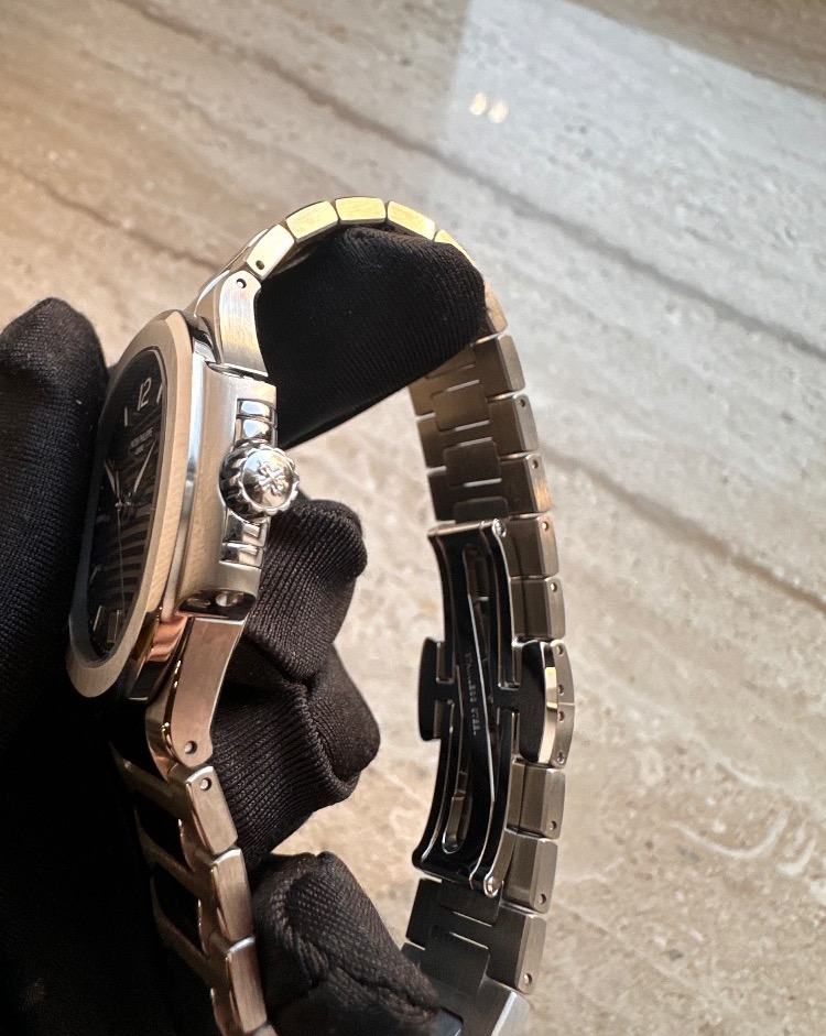 Часы Patek Philippe NAUTILUS LADY 7118/1A-011