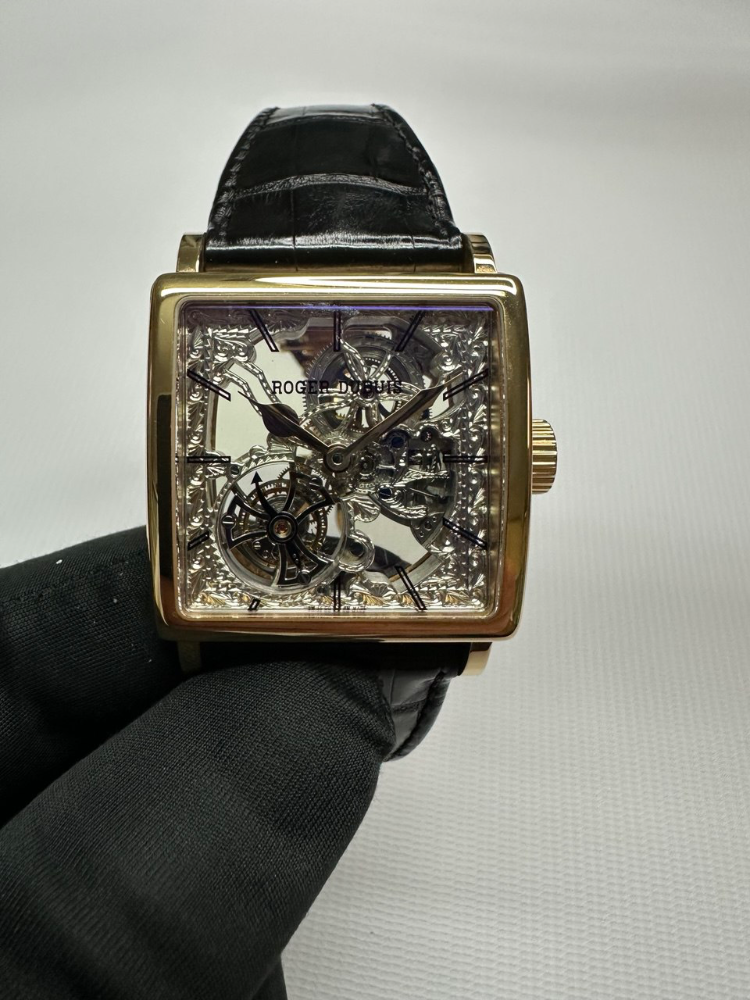 Часы Roger Dubuis GOLDENSQUARE TOURBILLON