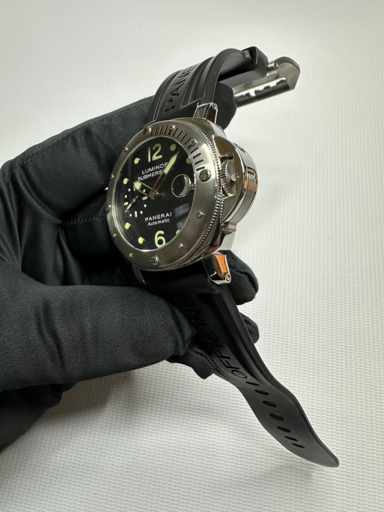 Часы Panerai Officine Contemporary Luminor Submersible PAM 00024