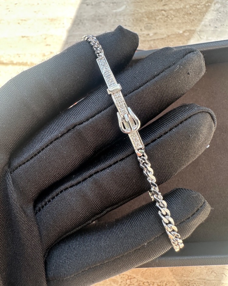 Браслет Hermes STIRRUP LEATHER BRACELET (SIZE 16) H124409B 0016