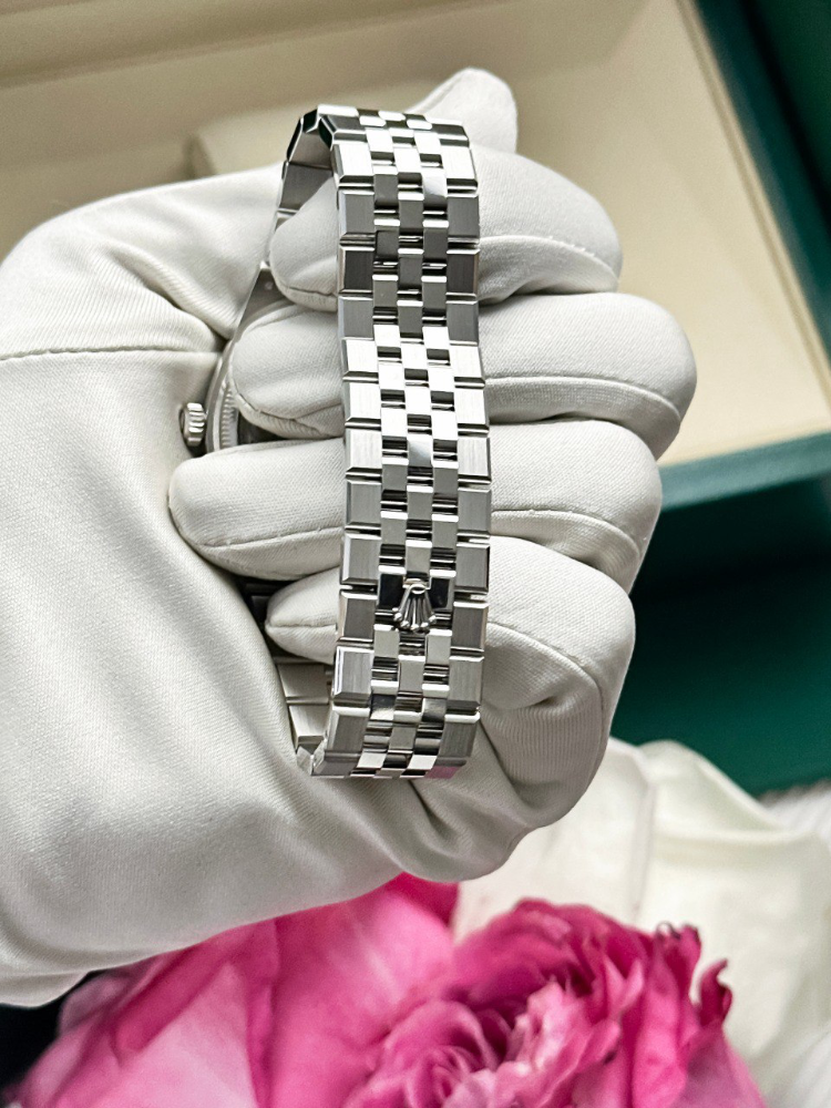 Часы Rolex LAND-DWELLER 40 mm 127336-0001