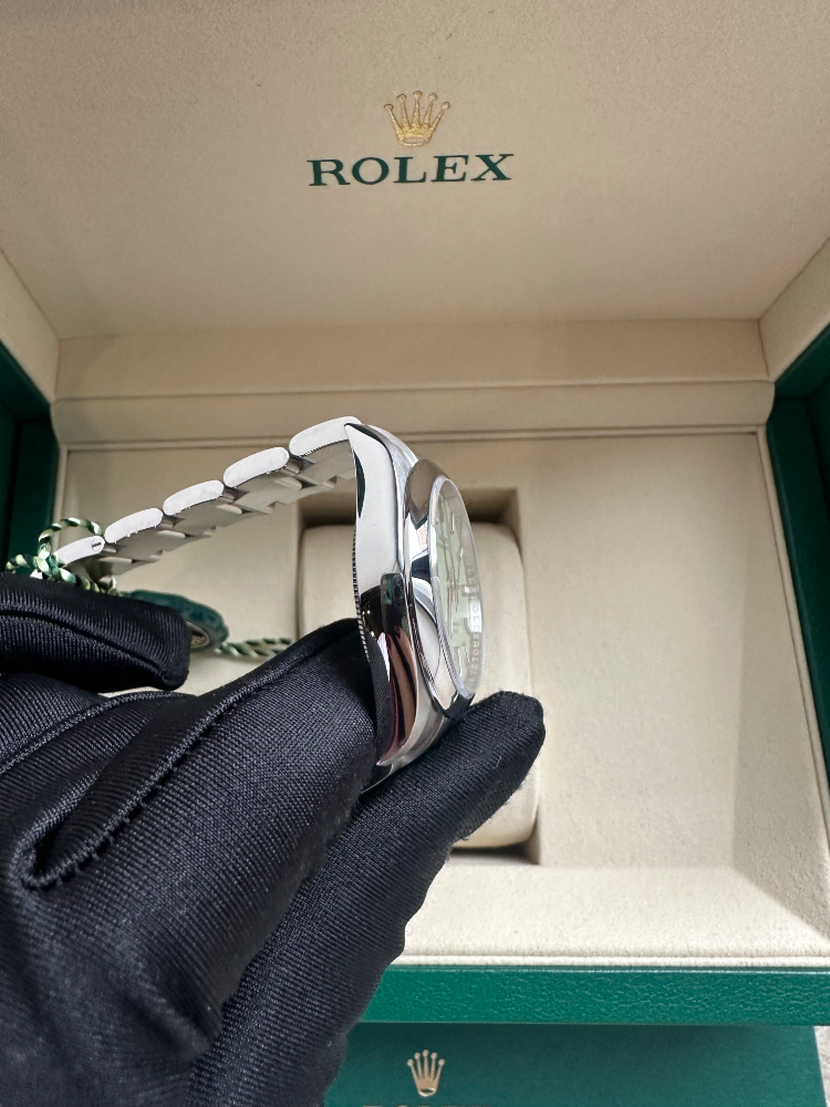 Часы Rolex PERPETUAL 34 MM STEEL 124200-0006