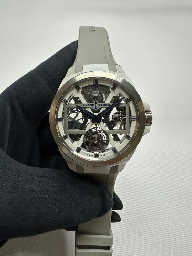 Часы Ulysse Nardin BLAST TOURBILLON AUTOMATIC 45 MM 1723-400/00