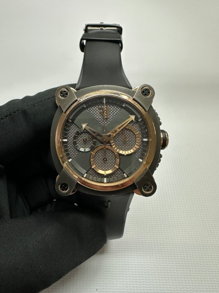 Часы Romain Jerome Moon-Dna Moon Invader Chronograph RJ.M.CH.IN.004.02