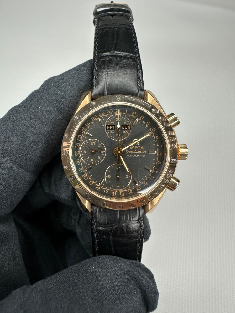 Часы Omega Speedmaster Day-Date 323.53.40.44.01.001