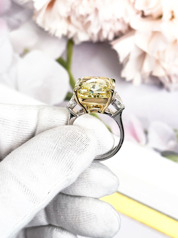 Кольцо No name Cushion Diamond 15.12ct FIY/VVS2 GIA