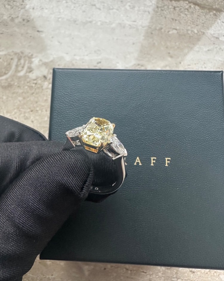 Кольцо Graff с бриллиантом 4 40ct FY/VS2